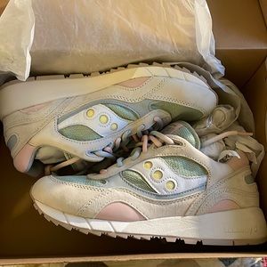 Brand new and never worn Saucony Shadow 6000!, tags still included!